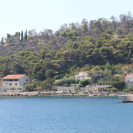 Bezek * Trstenik (Dubrovnik-Neretva)